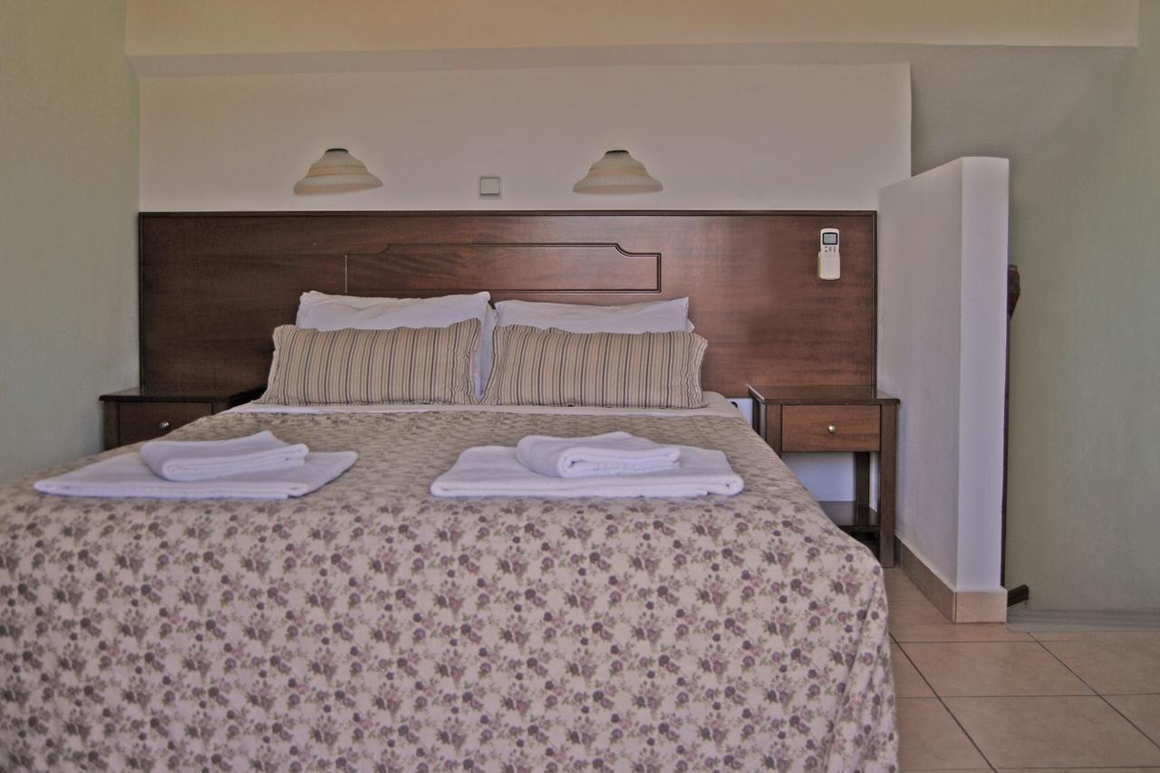 Elizabeth Aparthotel Roda  Exterior photo